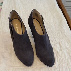 Nine West Women's Gray Suede Pointed Toe Heels